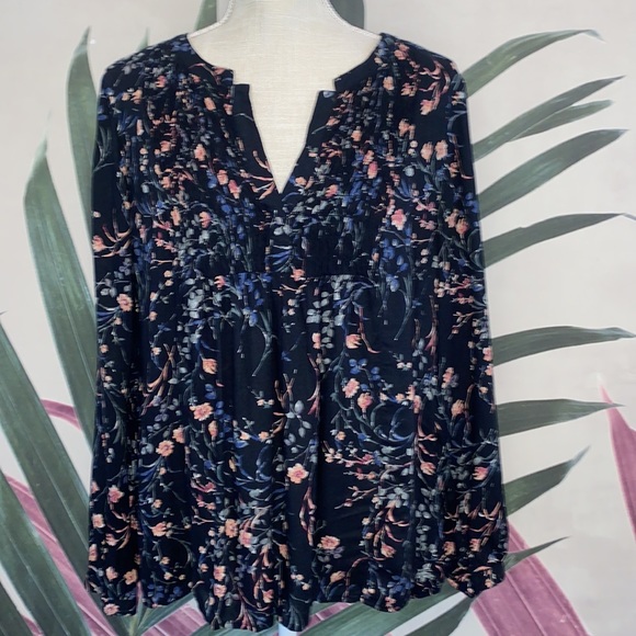 Lucky Brand Smocked Floral Top - Picture 2 of 12